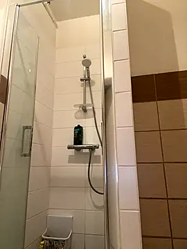 Snapshot of KE6FRAN7 chatting on 09.10.25 KE6FRAN7 online show from 09.10.25