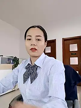 Snapshot of bingxin- chatting on 11.28.25 bingxin- online show from 11.28.25