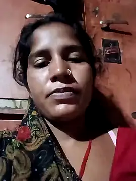 Snapshot of Hot_Seema83 chatting on 10.08.25 Hot Seema83 online show from 10.08.25