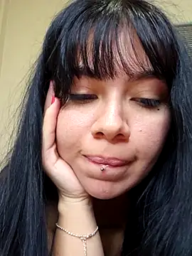 Snapshot of ingridequinti chatting on 10.02.25 ingridequinti online show from 10.02.25