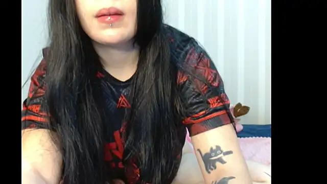 Snapshot of ingridequinti chatting on 11.02.25 ingridequinti online show from 11.02.25