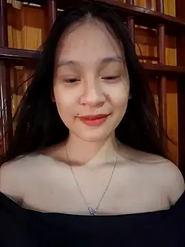 Snapshot of ChiecumBae chatting on 09.14.25 ChiecumBae online show from 09.14.25