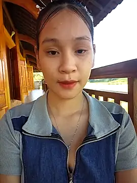 Snapshot of ChiecumBae chatting on 09.19.25 ChiecumBae online show from 09.19.25