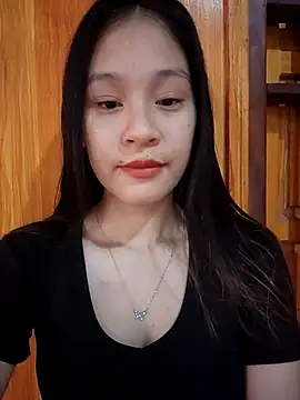 Snapshot of ChiecumBae chatting on 10.16.25 ChiecumBae online show from 10.16.25