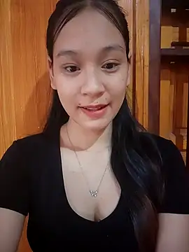 Snapshot of ChiecumBae chatting on 10.19.25 ChiecumBae online show from 10.19.25