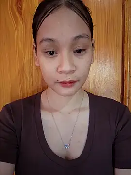 Snapshot of ChiecumBae chatting on 10.21.25 ChiecumBae online show from 10.21.25