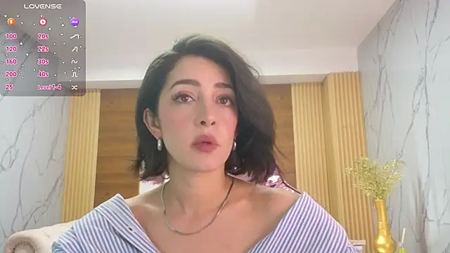 Snapshot of sara_lopez_s chatting on 06.08.26 sara lopez s online show from 06.08.26