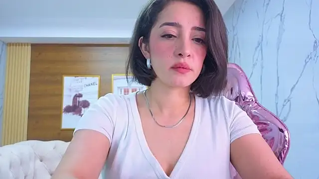 Snapshot of sara_lopez_s chatting on 06.20.26 sara lopez s online show from 06.20.26
