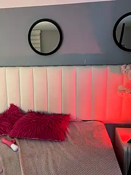 Mila Hank  online show from 11.30.25