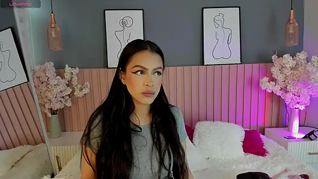 Mila Hank  online show from 02.18.26