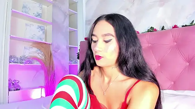 Nicolqueen  online show from 11.25.25