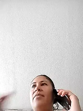 KittyHoleshot87 online show from 10.10.25