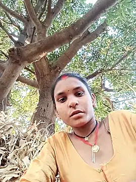 Idhika Jha online show from 10.17.25