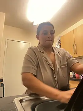 Snapshot of Goldiebaby chatting on 09.24.25 Goldiebaby online show from 09.24.25