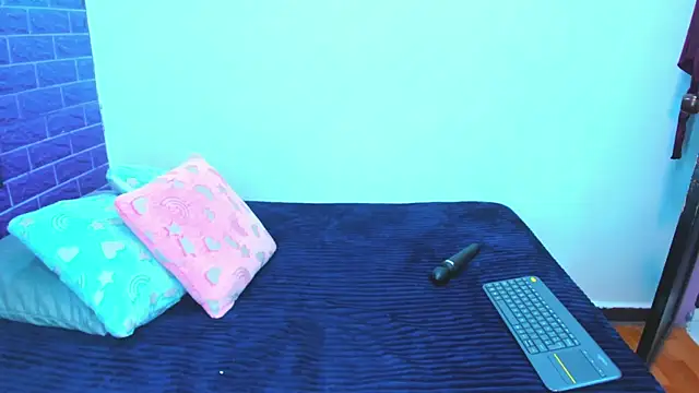 Cora 222 online show from 12.14.25