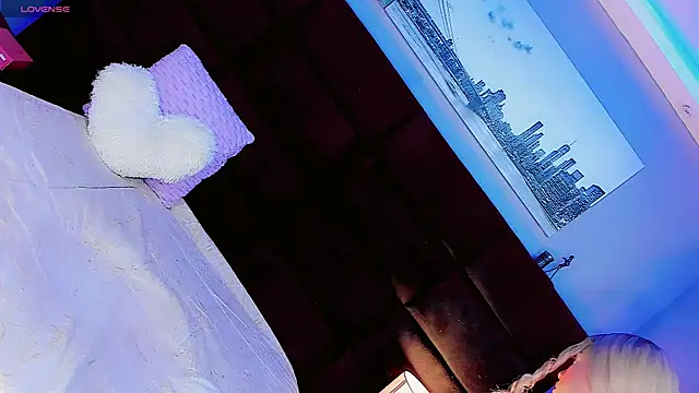 Snapshot of Nauthy_girl chatting on 12.16.25 Nauthy girl online show from 12.16.25