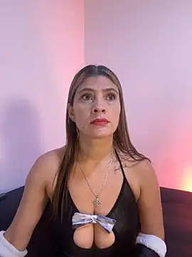 Skarlett 12  online show from 10.31.25