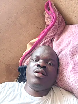 Snapshot of MPHOZA444 chatting on 11.12.25 MPHOZA444 online show from 11.12.25