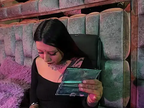 missashlyrosette online show from 11.28.25