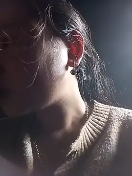 may-squirl online show from 11.18.25