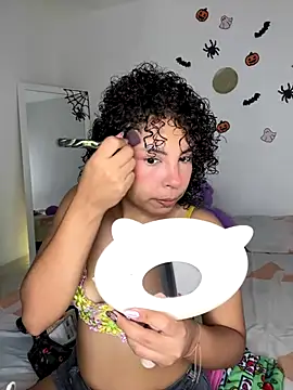 ViolettaMiller  online show from 10.17.25