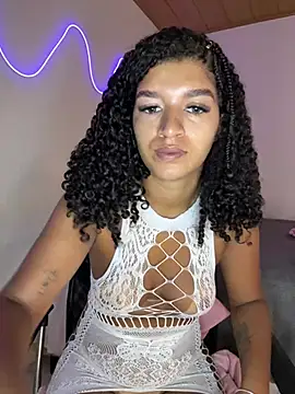 Snapshot of larajuli chatting on 03.24.26 larajuli online show from 03.24.26