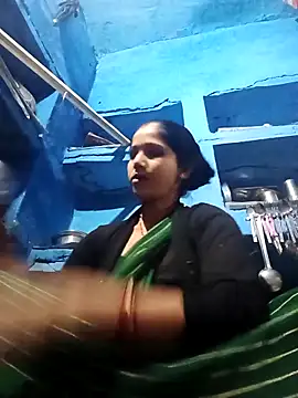 Jooli xx online show from 03.10.26