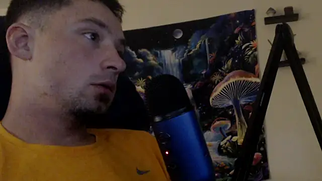 Snapshot of YoBlezz chatting on 09.14.25 YoBlezz online show from 09.14.25