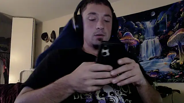 Snapshot of YoBlezz chatting on 09.17.25 YoBlezz online show from 09.17.25