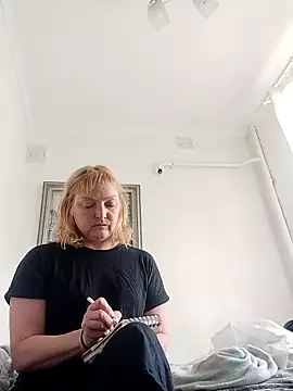 LiluLiluLilu online show from 09.15.25