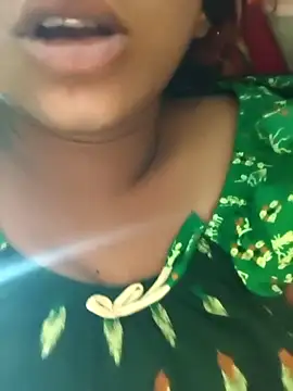 Snapshot of telugu_roja_099 chatting on 10.05.25 telugu roja 099 online show from 10.05.25