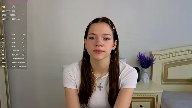Snapshot of VelvetRisque chatting on 04.29.26 VelvetRisque online show from 04.29.26
