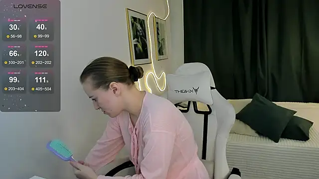 Alice Cire online show from 01.12.26