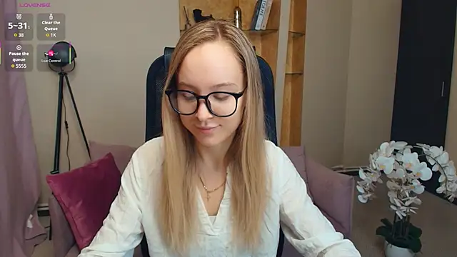 SoonMoor online show from 11.28.25