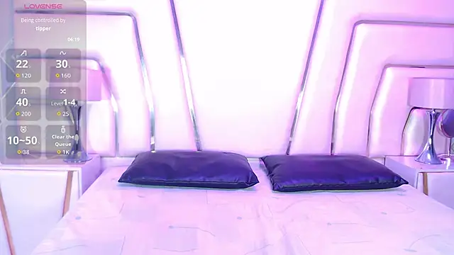 VioletPons online show from 11.04.25