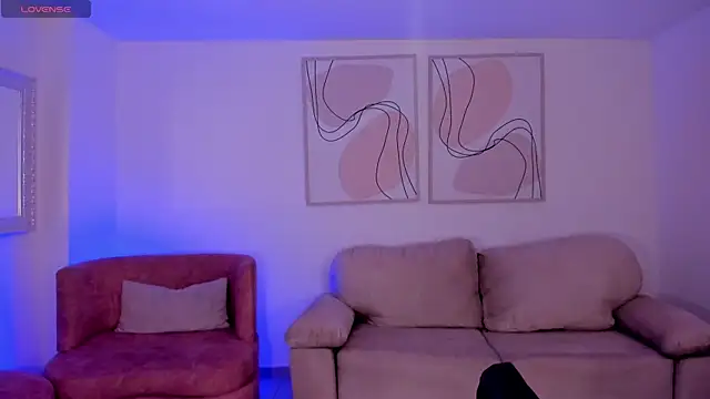 SussyBellX online show from 11.25.25