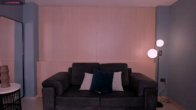 MayaMoretti  online show from 03.31.26