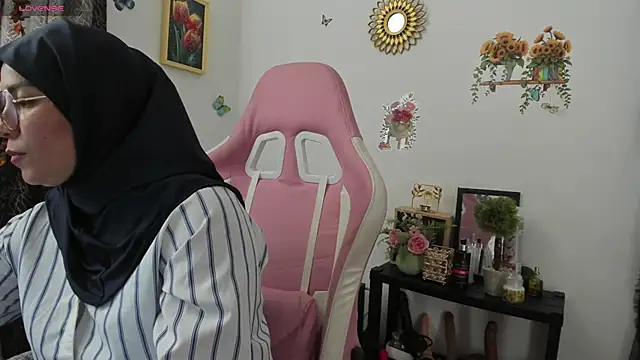 Snapshot of dalila_kemur chatting on 06.12.26 dalila kemur online show from 06.12.26