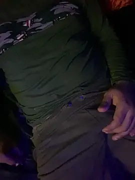 Snapshot of johnboones10 chatting on 10.30.25 johnboones10 online show from 10.30.25