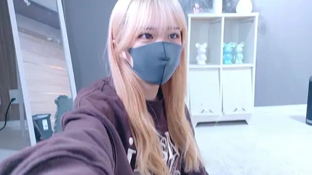 Una chan  online show from 10.23.25