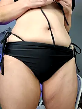 Snapshot of CassandraChaos chatting on 10.22.25 CassandraChaos online show from 10.22.25