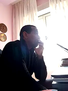 Snapshot of estrogeni chatting on 04.23.26 estrogeni online show from 04.23.26