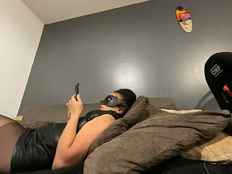 MILF Stephanie online show from 11.22.25