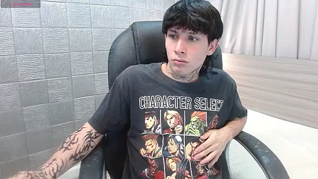 Iantwink18 online show from 11.21.25