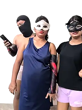 Family02 online show from 04.27.26