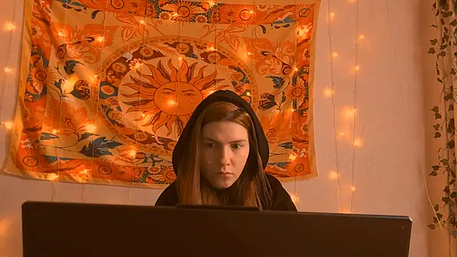 AliceCUNTach online show from 04.11.26