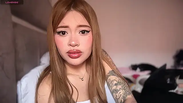 Bunnyylovee online show from 06.03.26