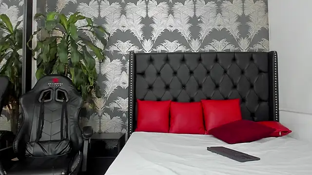 Lean Portman online show from 04.08.26