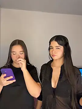 Snapshot of Ashley_and_Zoe chatting on 07.18.26 Ashley and Zoe online show from 07.18.26