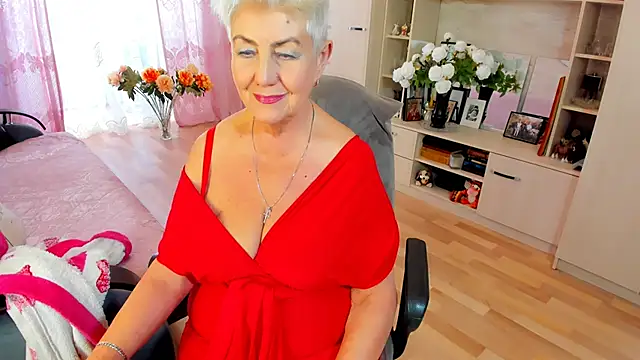 HotandMature online show from 02.18.26